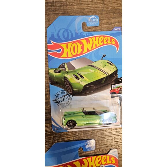 Hot Wheels HW Roadsters 17 Pagini Huayra Roadster -- ITEM #3250 - Picture 1 of 2